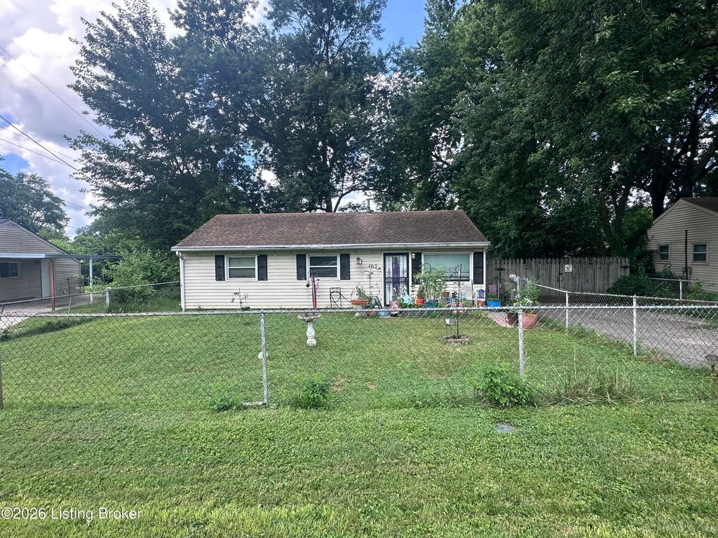 4913 Seville Dr, Louisville, KY 40272