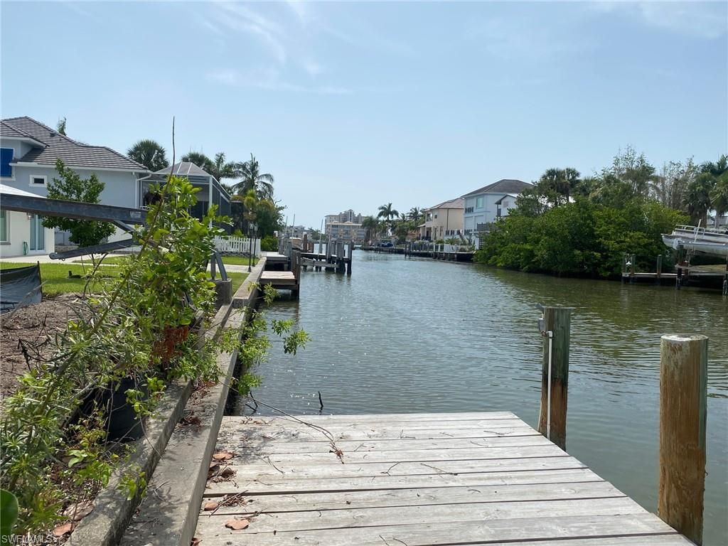 483 Oak AVE, NAPLES, FL 34108 — photo 2