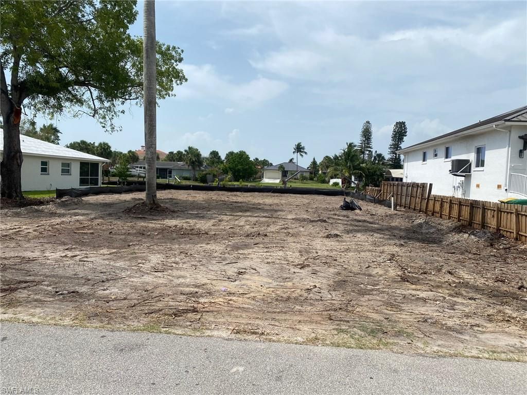 483 Oak AVE, NAPLES, FL 34108 — photo 3