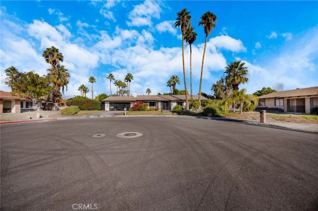 951 N Camino Condor, Palm Springs, CA 92262