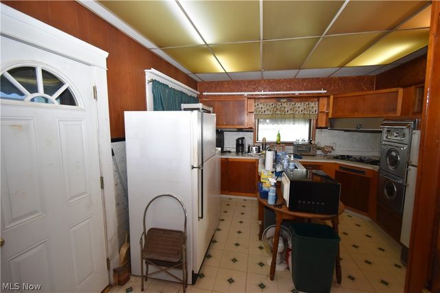 2064 W 44th Street, Cleveland, OH 44113