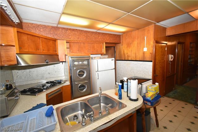2064 W 44th Street, Cleveland, OH 44113