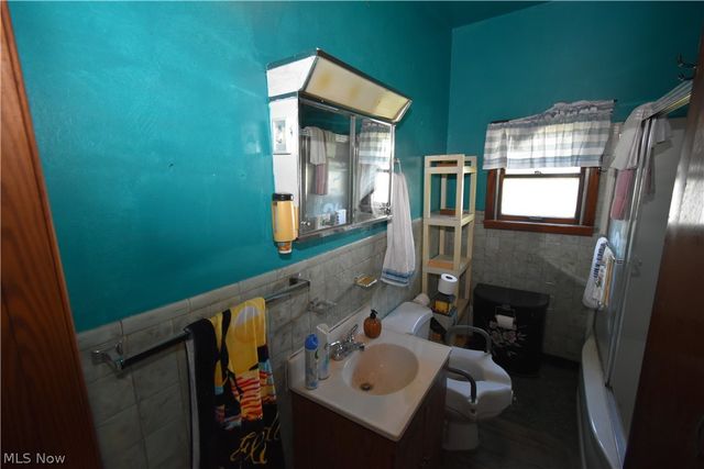 2064 W 44th Street, Cleveland, OH 44113
