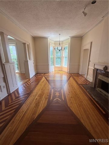 698 Columbus Parkway, Buffalo, NY 14213