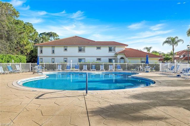 610 Luisa Ct Apt 1, Naples, FL 34104