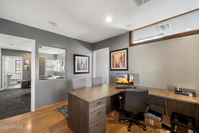 314 E THOMAS Road, Phoenix, AZ 85012