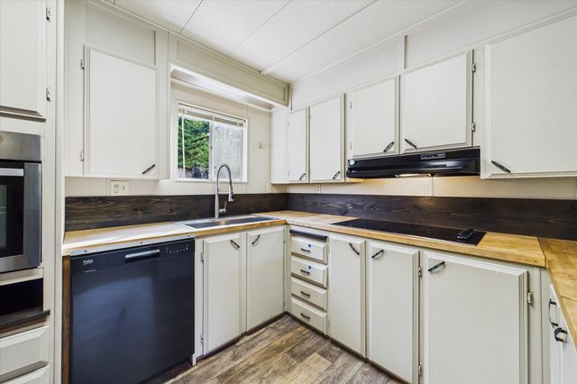 450 Stephens Lane, Bayside South, CA 95524