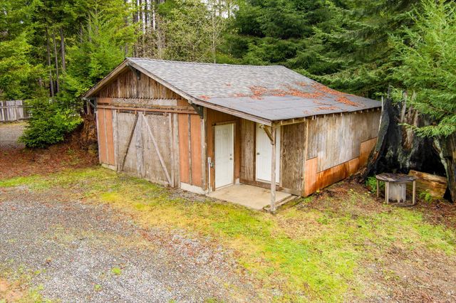 450 Stephens Lane, Bayside South, CA 95524