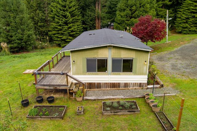 450 Stephens Lane, Bayside South, CA 95524