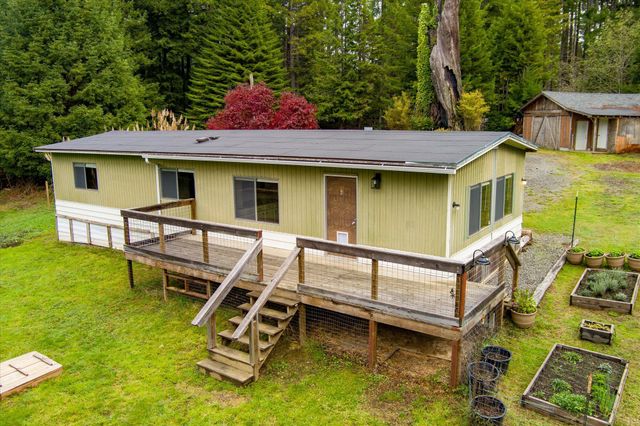 450 Stephens Lane, Bayside South, CA 95524