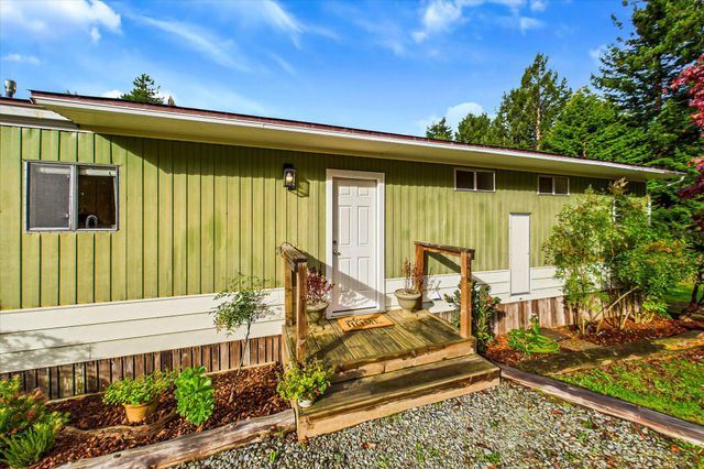 450 Stephens Lane, Bayside South, CA 95524