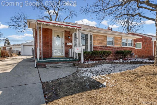 19150 Ike Street, Roseville, MI 48066