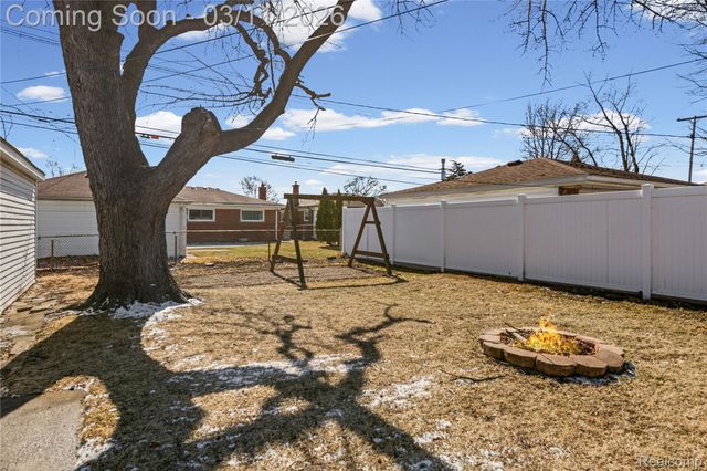 19150 Ike Street, Roseville, MI 48066