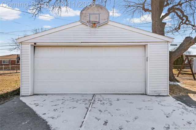 19150 Ike Street, Roseville, MI 48066