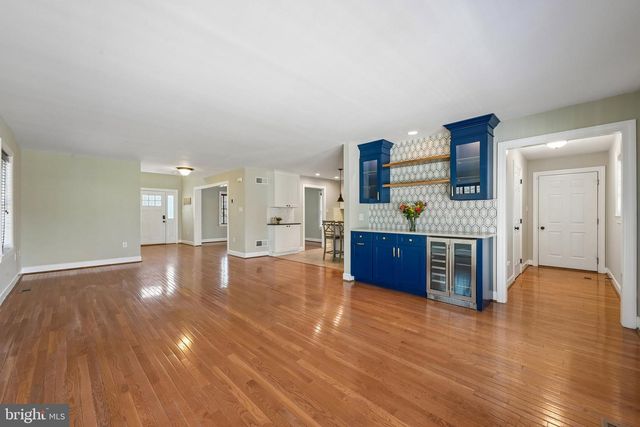 296 S CHURCH ST, Moorestown, NJ 08057