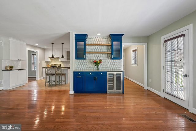 296 S CHURCH ST, Moorestown, NJ 08057