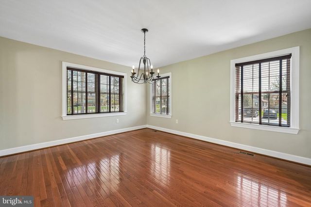 296 S CHURCH ST, Moorestown, NJ 08057