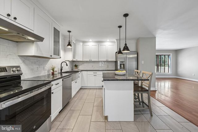 296 S CHURCH ST, Moorestown, NJ 08057