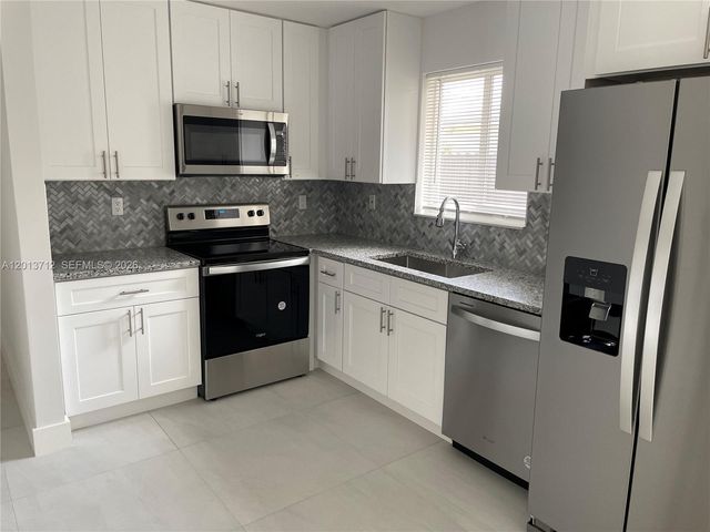 6820 SW 13th Ter 6820, Miami, FL 33144