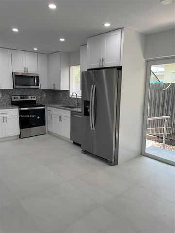 6820 SW 13th Ter 6820, Miami, FL 33144