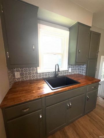 2728 Sherman Street, Evansville, IN 47633