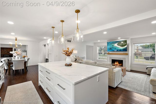 6273 Ledgeway Drive, West Bloomfield Charter Township, MI 48322