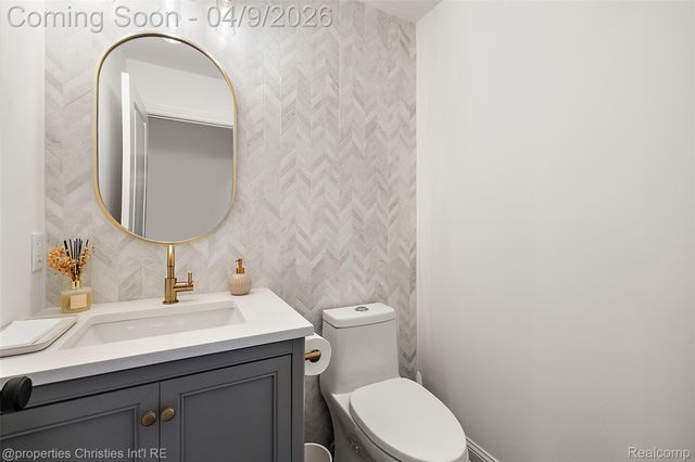 6273 Ledgeway Drive, West Bloomfield Charter Township, MI 48322