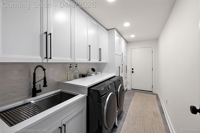 6273 Ledgeway Drive, West Bloomfield Charter Township, MI 48322