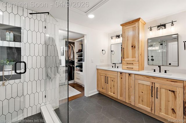 6273 Ledgeway Drive, West Bloomfield Charter Township, MI 48322