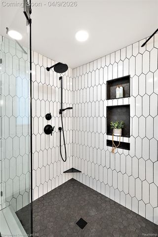 6273 Ledgeway Drive, West Bloomfield Charter Township, MI 48322