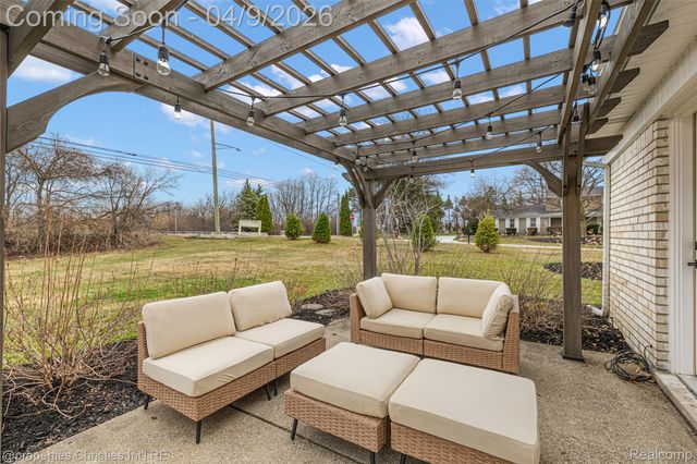 6273 Ledgeway Drive, West Bloomfield Charter Township, MI 48322