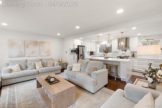 6273 Ledgeway Drive, West Bloomfield Charter Township, MI 48322