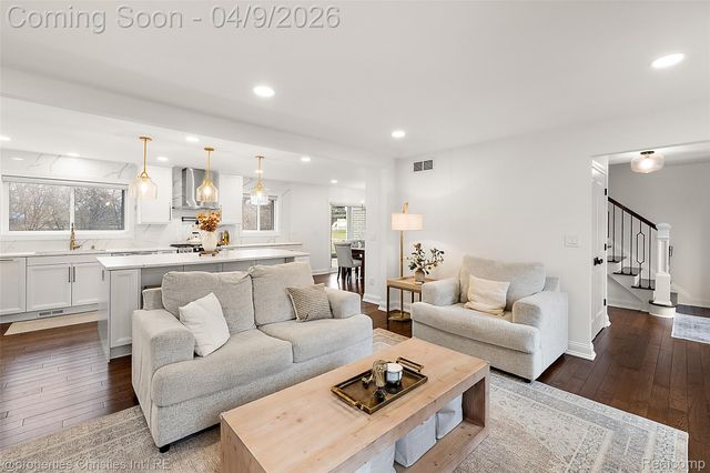 6273 Ledgeway Drive, West Bloomfield Charter Township, MI 48322