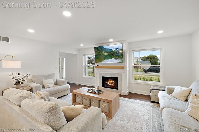 6273 Ledgeway Drive, West Bloomfield Charter Township, MI 48322