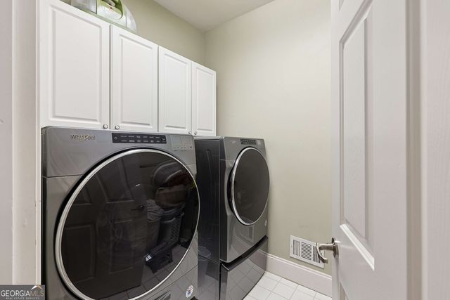 448 Oak Valley Circle SE, Smyrna, GA 30082