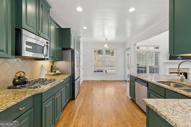 448 Oak Valley Circle SE, Smyrna, GA 30082