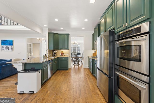 448 Oak Valley Circle SE, Smyrna, GA 30082