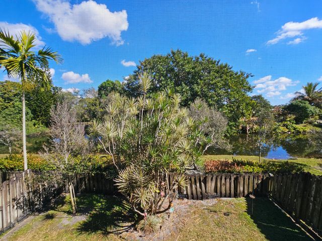 120 Sparrow Drive 208, Royal Palm Beach, FL 33411