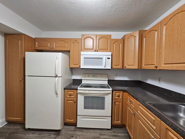 120 Sparrow Drive 208, Royal Palm Beach, FL 33411