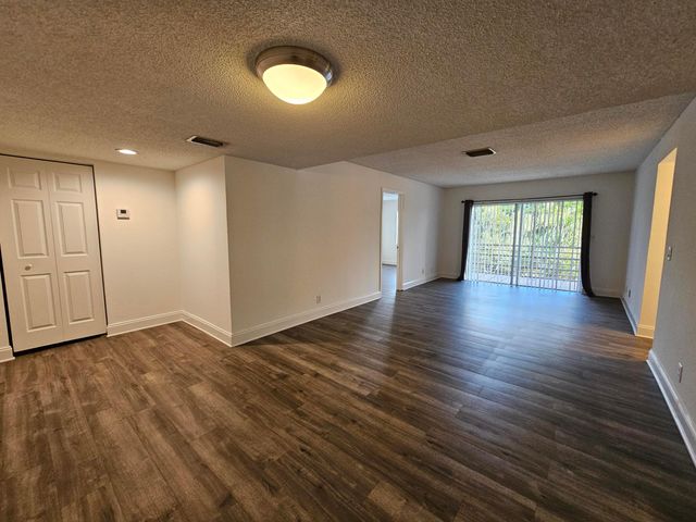 120 Sparrow Drive 208, Royal Palm Beach, FL 33411