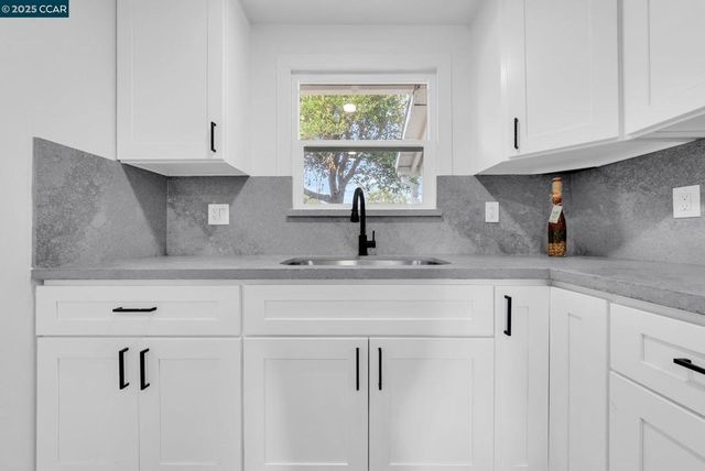 2699 Vale Rd, San Pablo, CA 94806