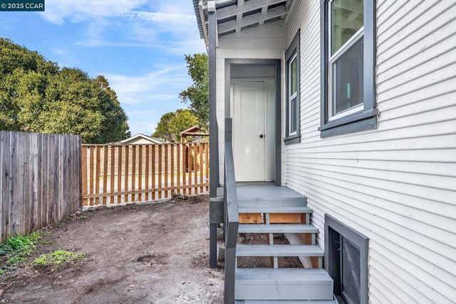 2699 Vale Rd, San Pablo, CA 94806