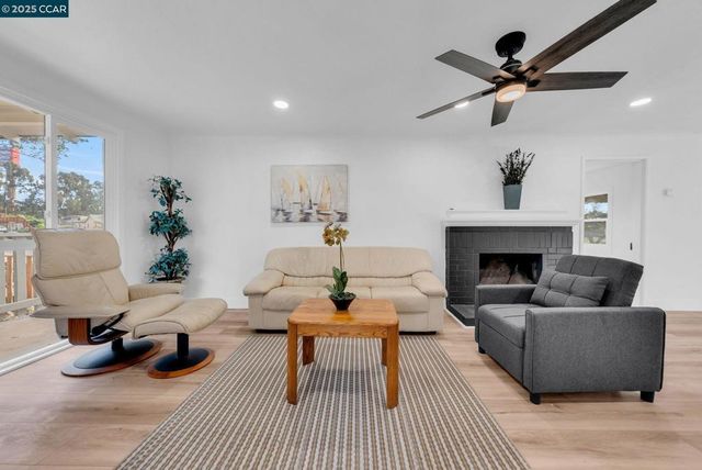 2699 Vale Rd, San Pablo, CA 94806