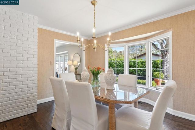 19 Eastwood Dr, Orinda, CA 94563