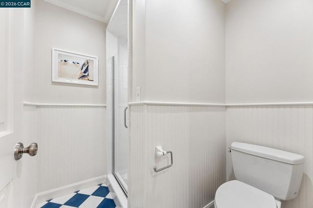 19 Eastwood Dr, Orinda, CA 94563