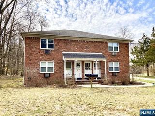 11-2 Spruce Street 11-2, Oakland, NJ 07436