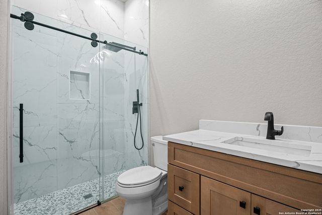 1164 Winding Creek Trl, Spring Branch, TX 78070