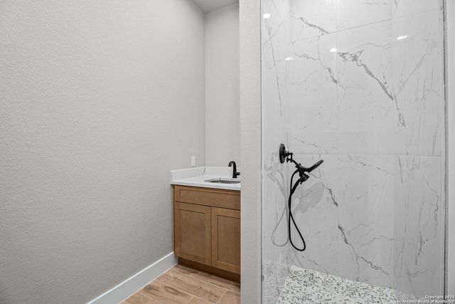 1164 Winding Creek Trl, Spring Branch, TX 78070