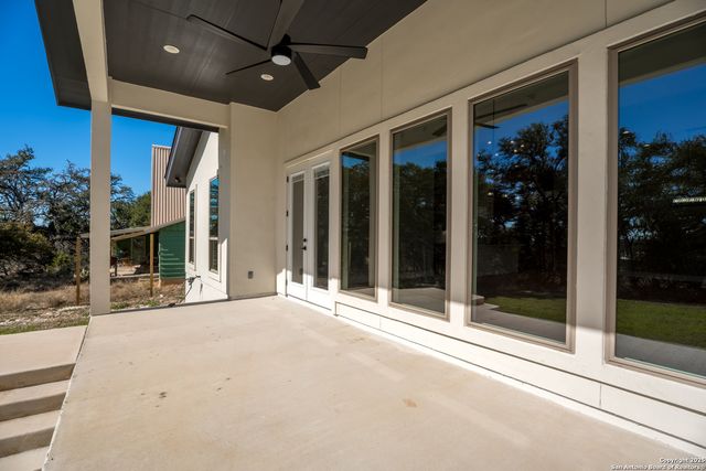 1164 Winding Creek Trl, Spring Branch, TX 78070