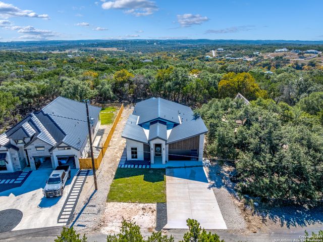 1164 Winding Creek Trl, Spring Branch, TX 78070